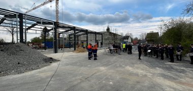 Topping-out ceremony for Neubeckum fire brigade