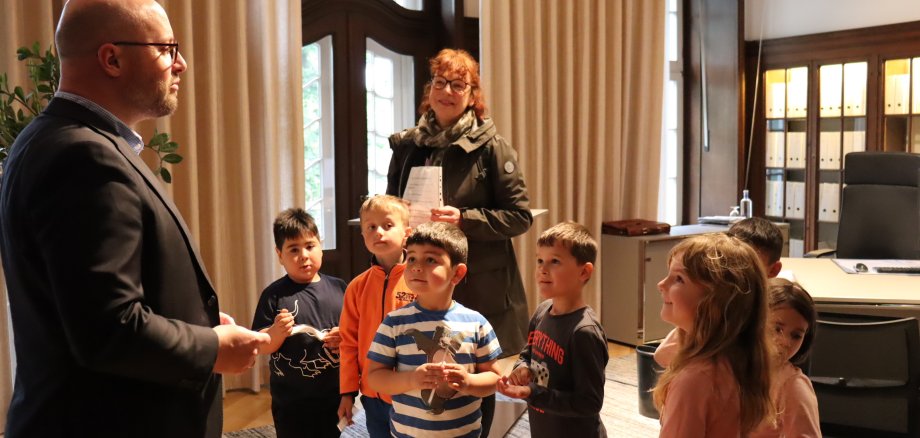 Children with the Mayor