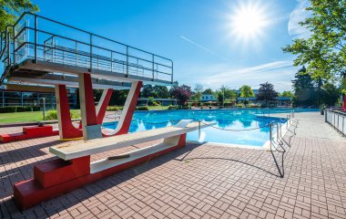 Diving area at Beckum open-air swimming pool