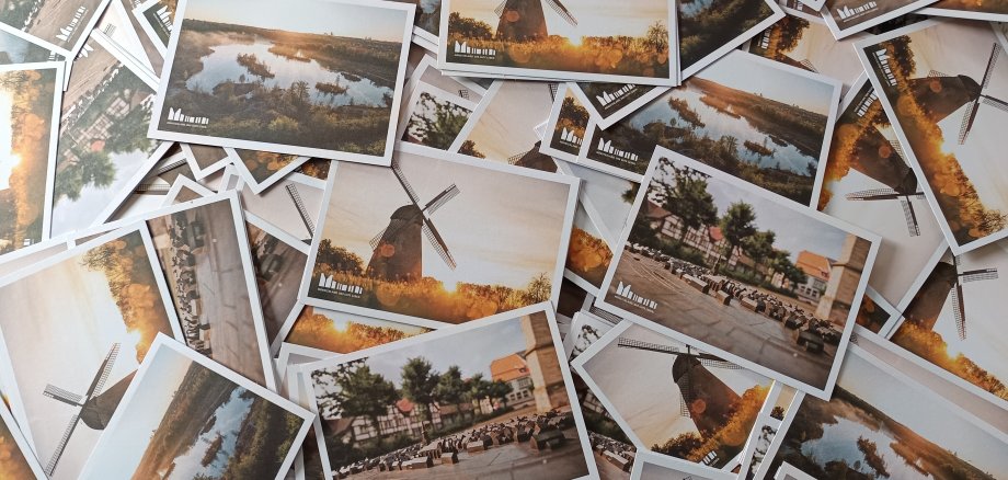 Postcards with Beckum motifs in a pile