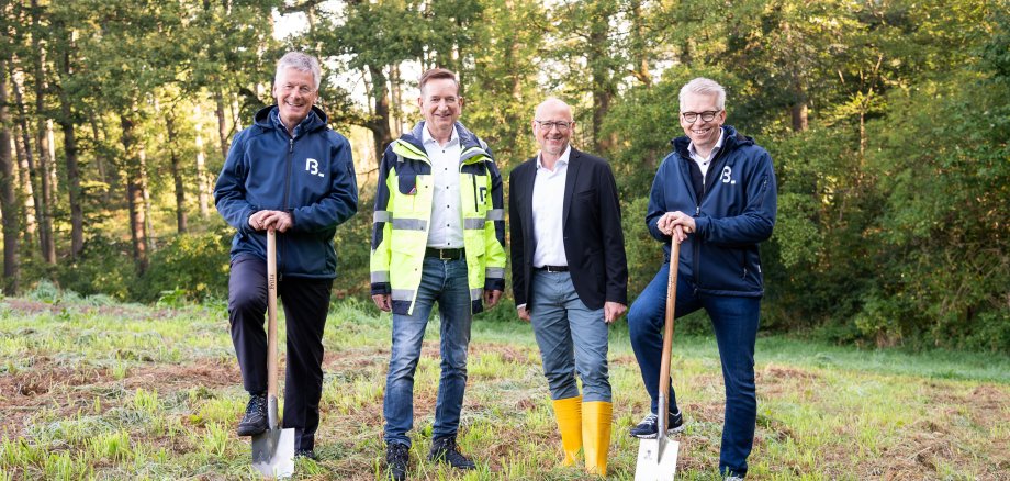 From left: Richard Mayer (Blumenbecker management spokesman), Harald Golombek (Blumenbecker holding managing director), Uwe Denkert (City of Beckum, Head of Urban Development) and Olaf Lingnau (Blumenbecker holding managing director).