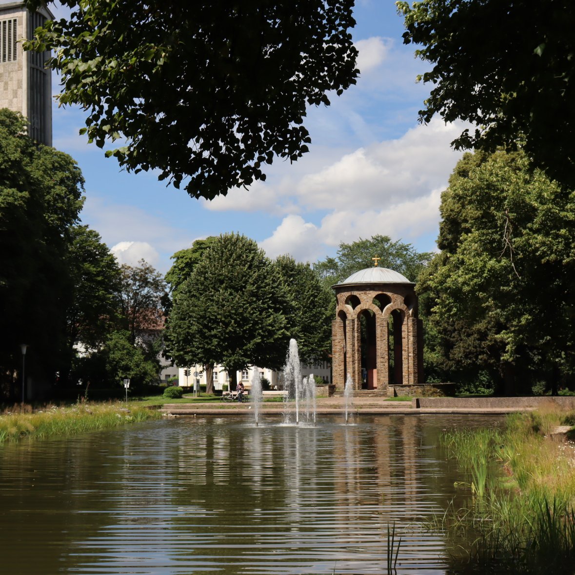 Fountain in the west pond